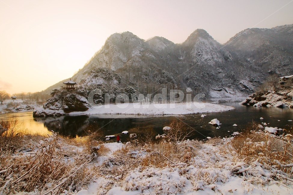 월류봉,영동군,풍경,설경,일출,겨울,계절,winter,season,자연,풍경,nature,landscape,한국자연풍경,한국자연경관,korea nature landscape,ice,빙,outdoors,옥외,mountain,산