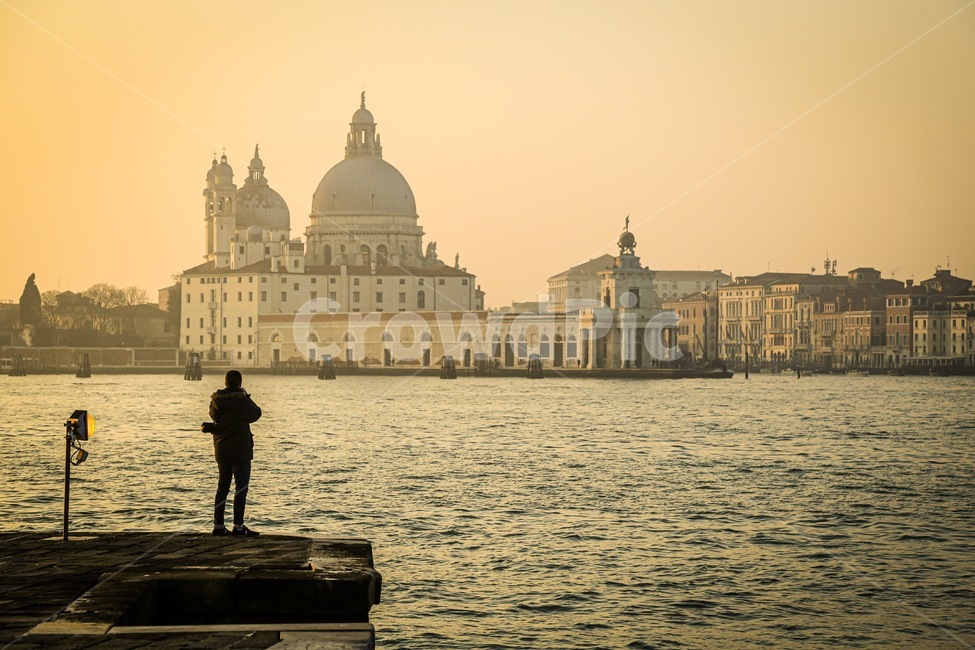 베네치아,베니스,이탈리아,dome,architecture,건축물,건물,물,italy,여행,도시,풍경,city,landscape,해외,외국,세계,foreign,oversea,world,세계도시풍경,해외도시풍경,외국도시풍경,world cityscape,사람,인물,인간,human,person,인물실루엣,사람실루엣,character silhouette,human silhouette,여행,휴가,traveling,vacation,trip