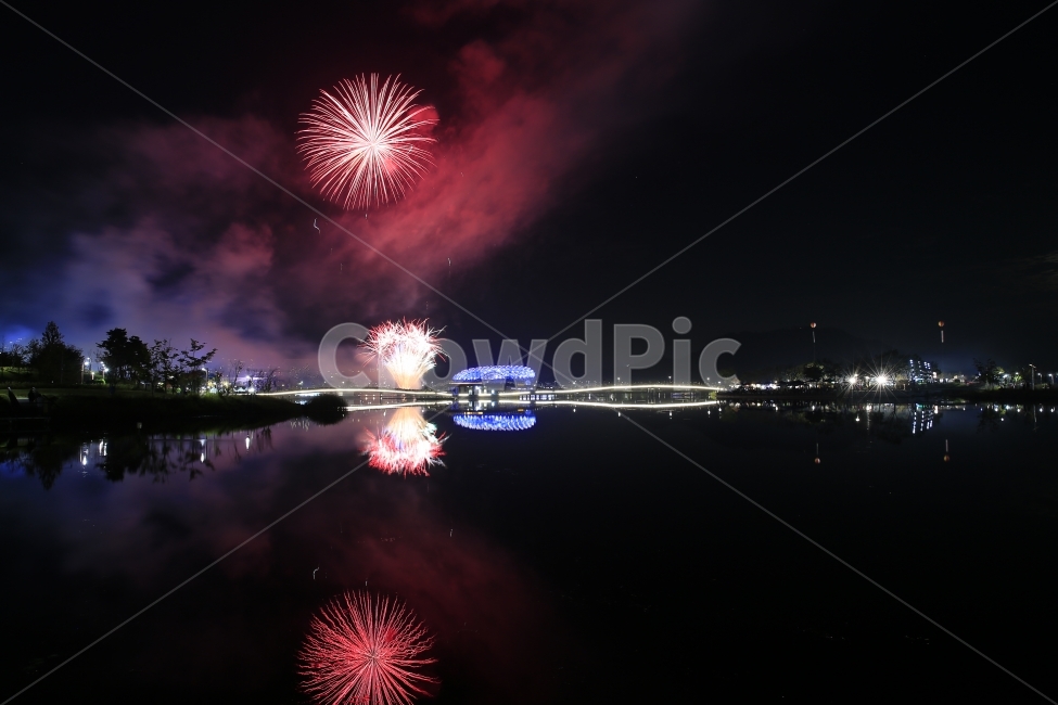 firework,불꽃놀이,야경,반영,호수공원,축제,밤하늘,야경,밤,풍경,nightscape,night,landscape,축제,행사,festival,carnival,event,nature,자연,outdoors,옥외,fireworks,불꽃