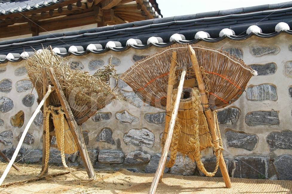 지게,나무지게,전통지게,한국,전통,한국전통,민속,한옥,담장,담,전통담,전통담장,농기구,등짐,한국전통,한국문화,korean traditional,korean culture,사물,물건,오브젝트,thing,object,matter