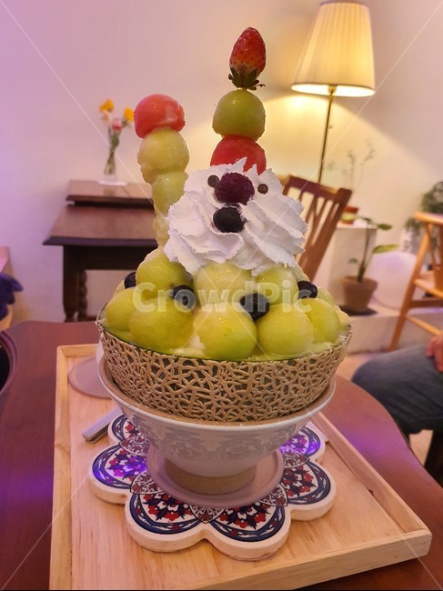 겨울간식,과일빙수,생과일빙수,딸기빙수,메론빙수,얼음,아이스,음식,식재료,요리,food,cook,meal,dishes,food reserves