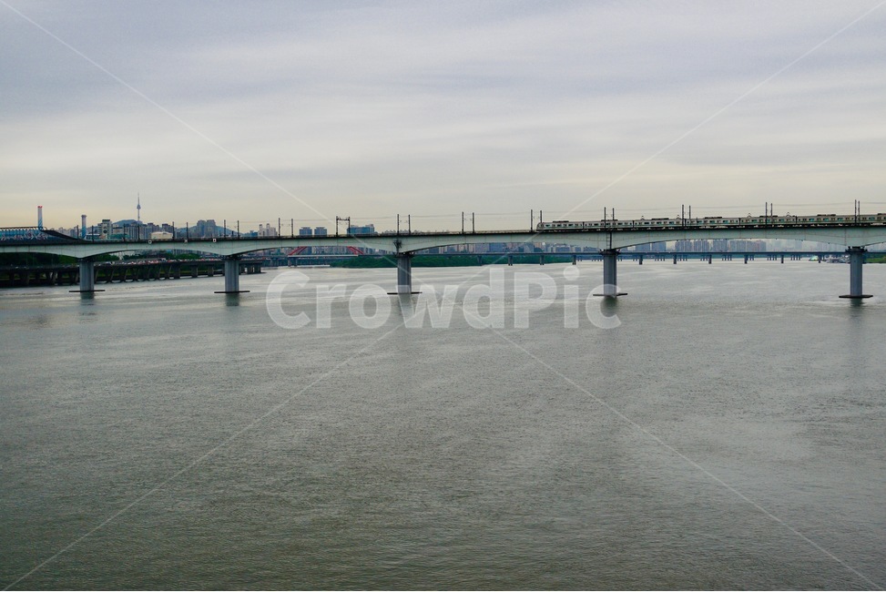 감성,한강,그리움,비오는날,열차,도시,풍경,city,landscape,한국도시풍경,한국도시경관,korea cityscape,교통,교통수단,traffic,transportation,water,물