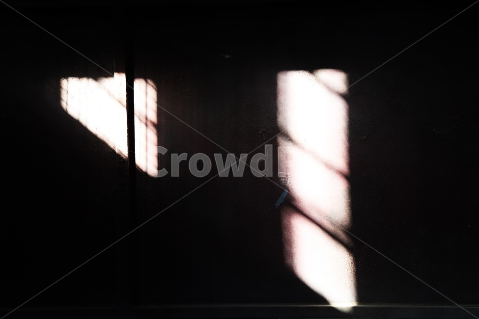교도소,징역,감방,철창,쇠창살,어두움,빛,그림자,패턴,철문,공포,호러,무서운,무서움,horror,terror,fear,실루엣,그림자,silhouette,shadow