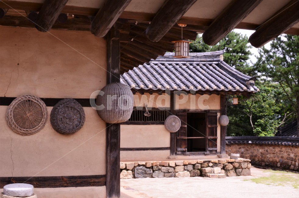전통가옥,한옥,기와집,생활도구,소쿠리,채반,한국정서,한국문화,고향,한국전통,한국전통,한국문화,korean traditional,korean culture,건축물,건물외관,exterior,building,structure,architecture,construction