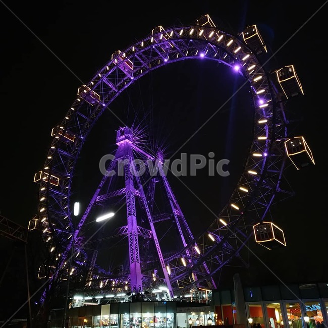 프라터공원,praterpark,놀이공원,대관람차,오스트리아,비엔나,vienna,놀이기구,ferriswheel,야경,불빛,보라색,purple,외국,해외,세계,foreign,oversea,world,밤,조명,도시,night,lights,city,풍경,landscape,길,축제,festival