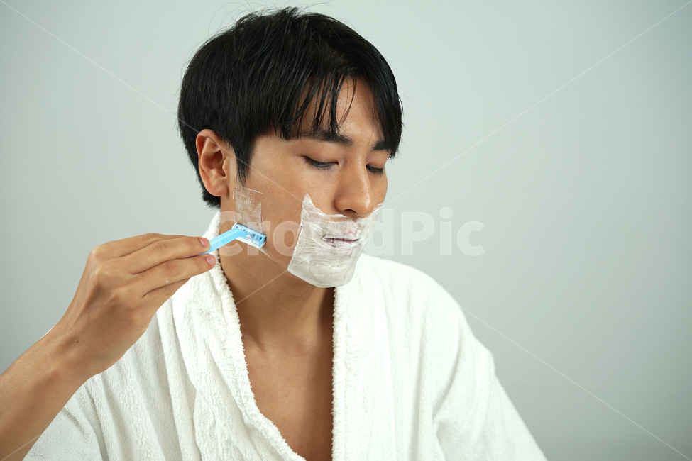 남성,남자,면도기,면도,수염,뷰티,쉐이빙폼,제모,스킨케어,사람,인물,인간,human,person,남성,남자,man,male,뷰티,미용,beauty treatment