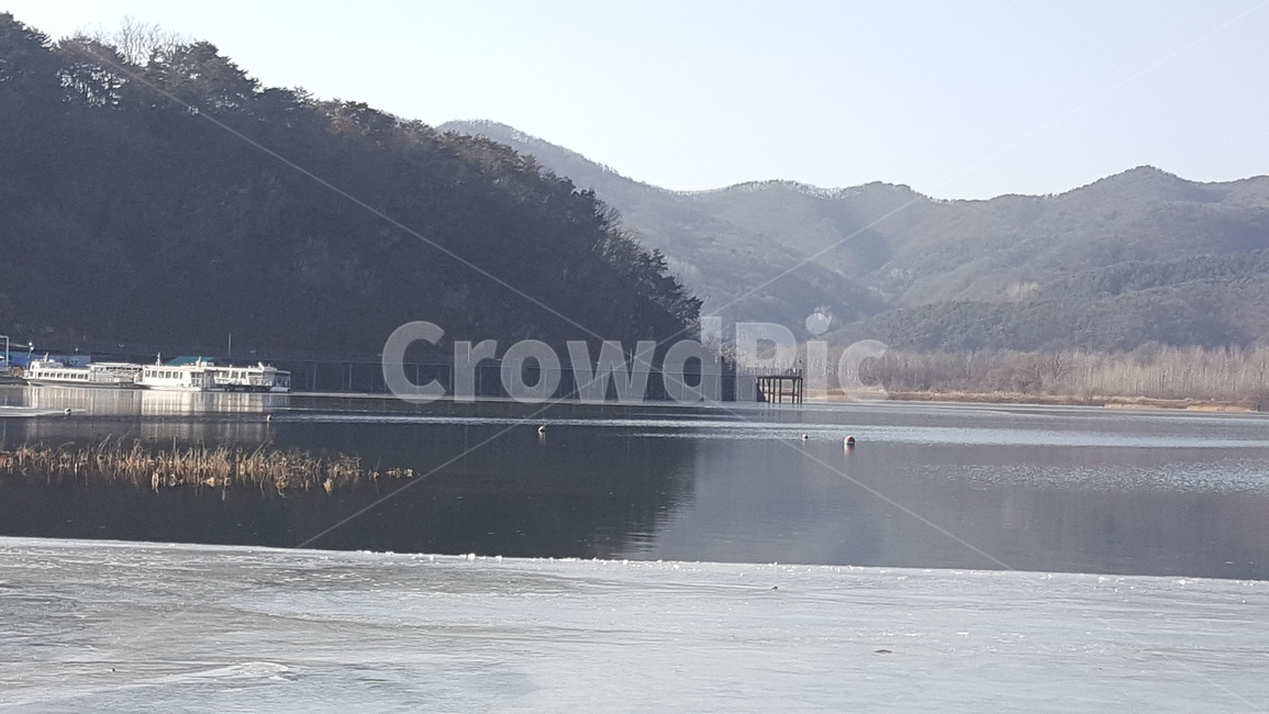 호수,겨울,겨울풍경,겨울호수,공지천,야외,풍경,춘천,춘천공지천,얼음,얼음호수,추위,겨울,계절,winter,season,자연,풍경,nature,landscape,water,물,outdoors,옥외