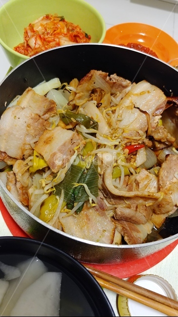 자취요리,혼술혼밥,삼겹살,수육,간편수육,수육한상,돼지고기요리,보쌈