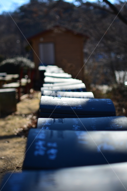 서산,서산부석사,절,기왓장,기념품,자연,겨울,겨울풍경,바람,날씨,한국전통,한국관광지,한국전통,한국문화,korean traditional,korean culture