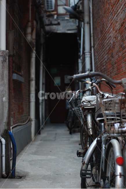 골목,자전거,감성,벽돌,건물,골목길,alley,vehicle,차량,transportation,교통,bicycle,bike