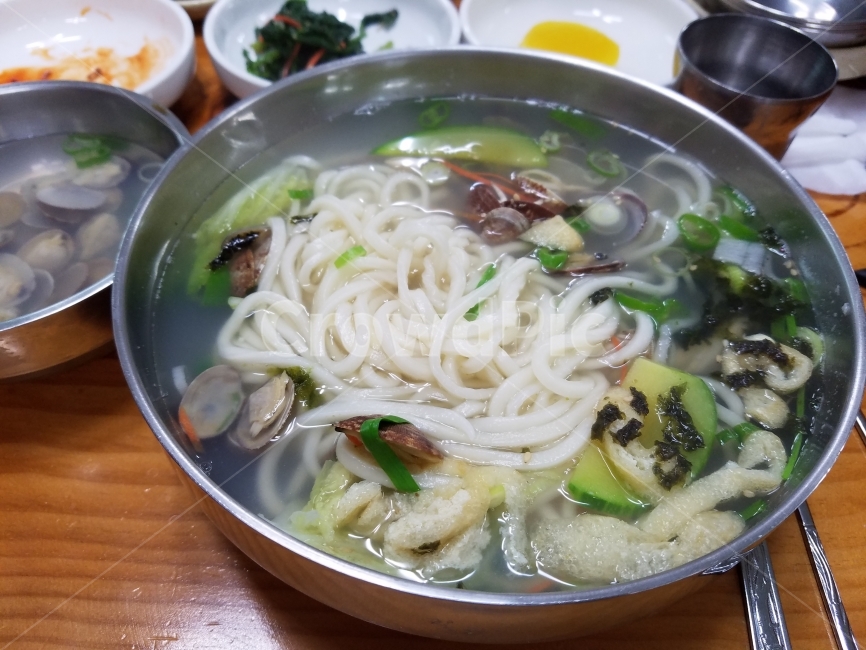 칼국수,해물칼국수,바지락,바지락칼국수,음식,음식,식재료,요리,food,cook,meal,dishes,food reserves,면류,면요리,noodles,한식,한국음식,한국요리,korean food,korean dishes,korean meal,korean cook
