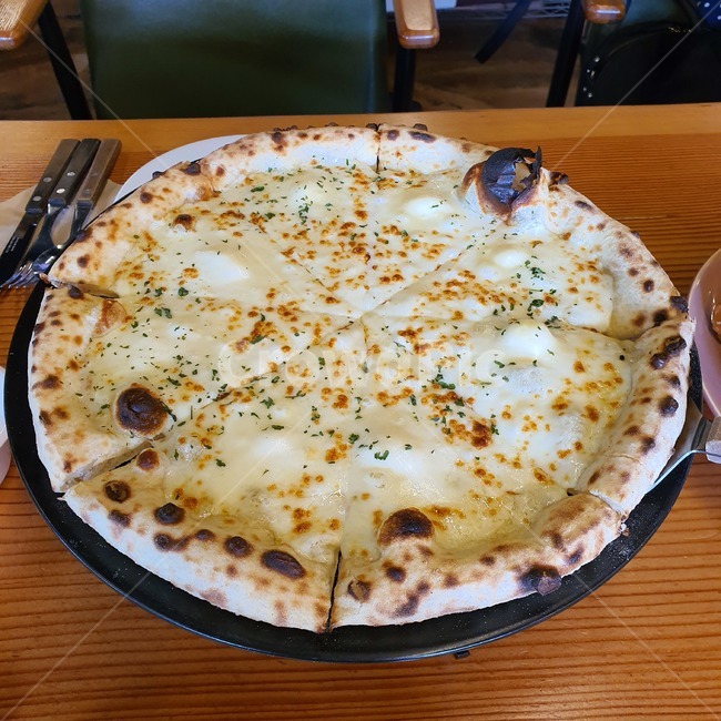피자,치즈,피자치즈,화덕피자,구운것,음식,식재료,요리,food,cook,meal,dishes,food reserves,양식,서양음식,서양요리,western food,western dishes,western meal,western cook