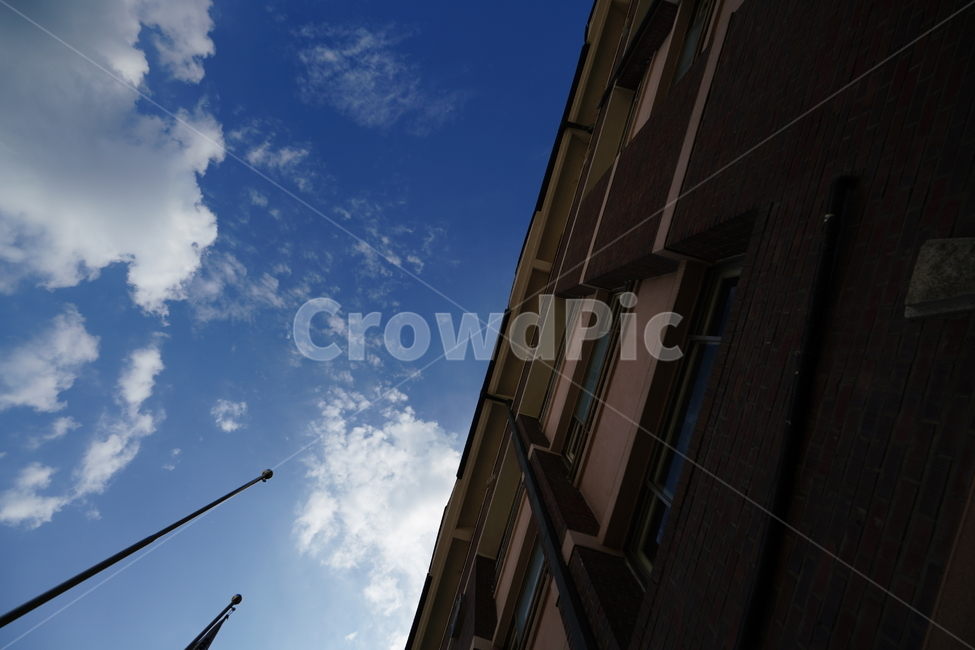 하늘,건물,파랑,sky,cloud,구름,날씨,풍경,색감,건축물,건물외관,exterior,building,structure,architecture,construction
