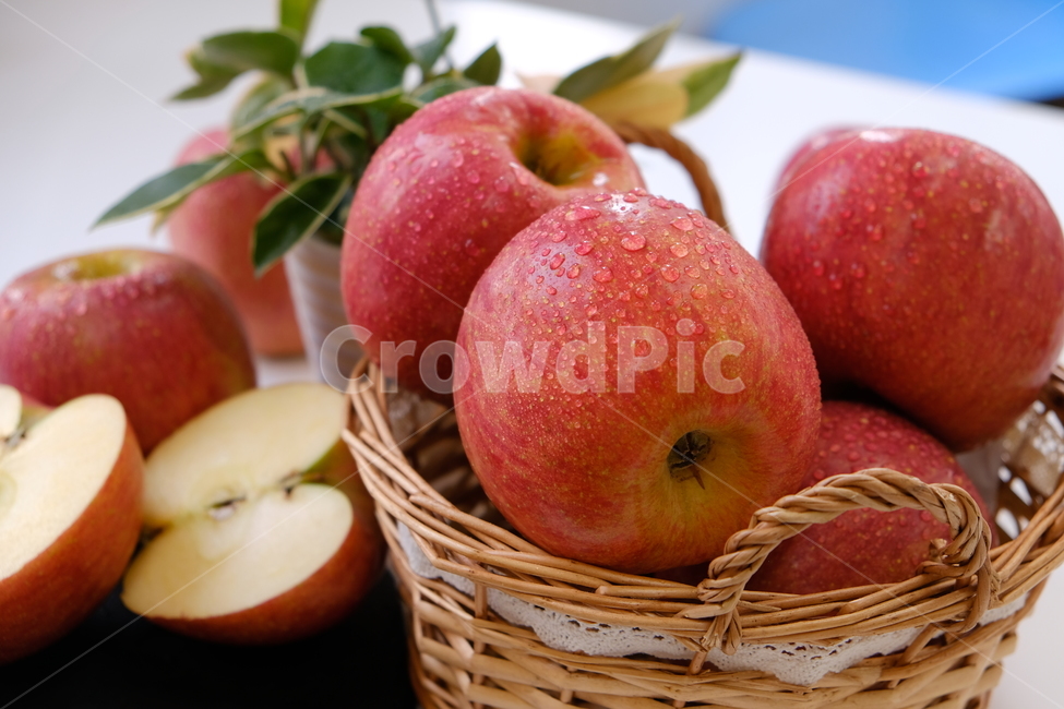 사과,부사,과일,달콤,신선,식품,음식,apple,fruit,sweet,fresh,food,음식,식재료,요리,food,cook,meal,dishes,food reserves,과일,열매,fruit