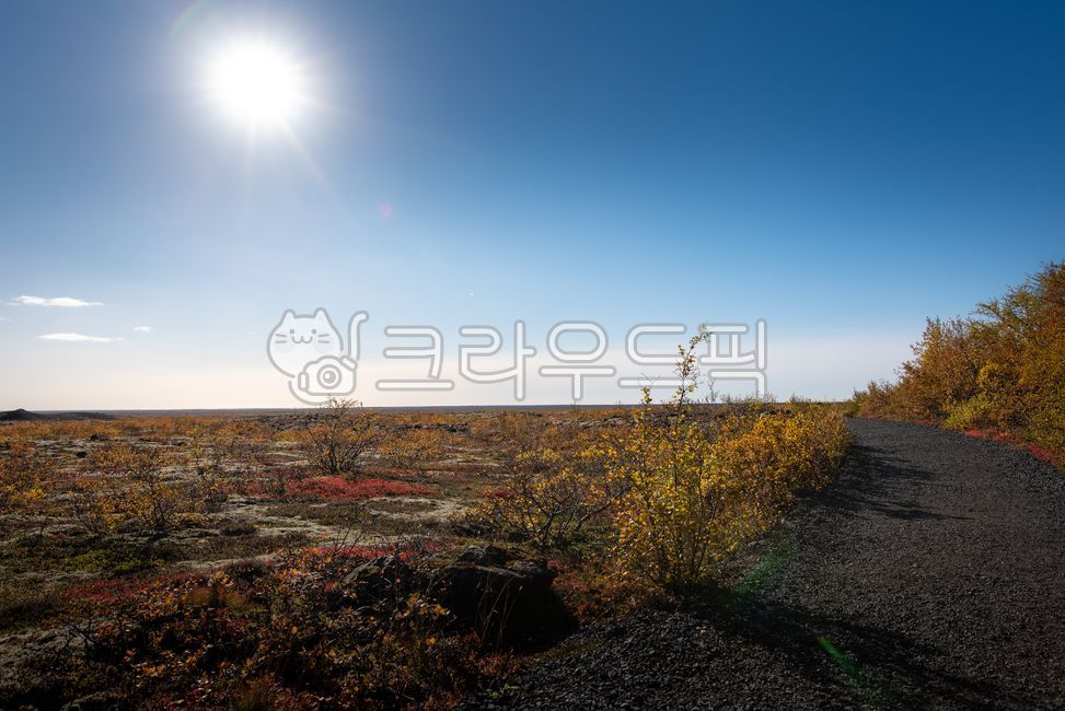 northeurope,Overseas,Iceland,Pebble,fall,road,sight,plateau,europe,dirt road,dirtroad,nature,overea,iceland,gravel,outdoors,road name,North Europe,autumn,landscape