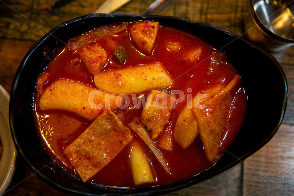 한국전통음식,간신,떡볶기,오뎅,흰떡,dish,요리,food,음식,meal,식사,bowl,stew,스튜,koreantraditionalfood,snack,ricecake,spicyfood