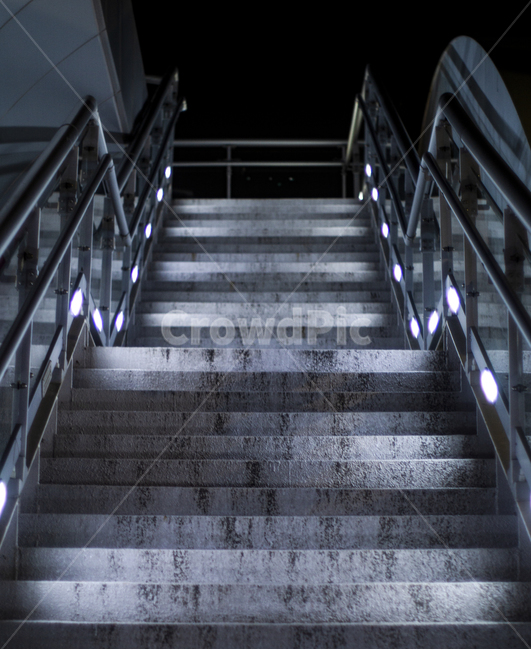 handrail,banister,난간,staircase,계단,밤,육교계단,감성,감성사진,느낌,웅장함