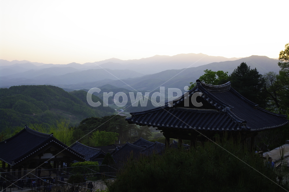 부석사,사찰,건축,전통건축,traditional,전통,기와지붕,풍경,산,자연,풍경,nature,landscape,한국자연풍경,한국자연경관,korea nature landscape,한국전통,한국문화,korean traditional,korean culture,building,건물