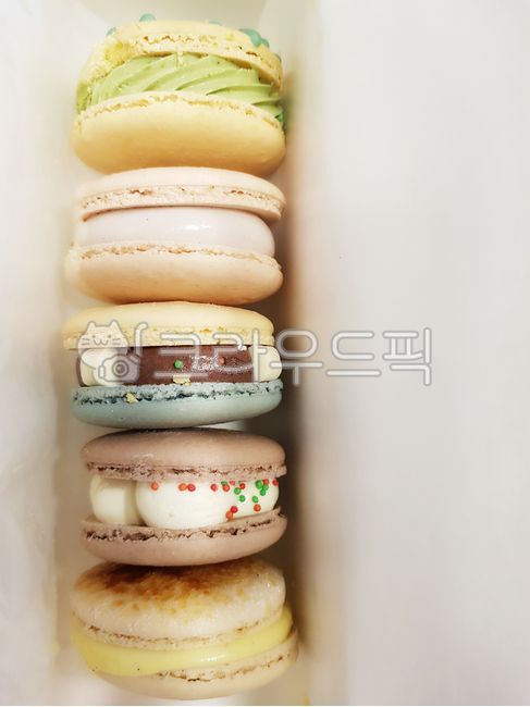 Strawberry flavor,pink,dessert,macaroon,snack,pastel color,Choco,sweet,Wallpapers,Green tea flavor
