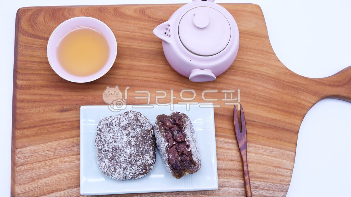 boiled red beans,Jujube rice cake,entertainment,snack,refreshments,plate,eating,food,Whole red beans,Red bean rice cake,healthy food,rice cake,tea table