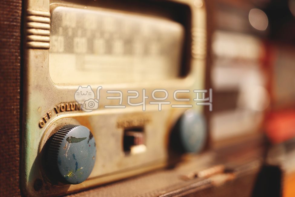 빈티지,레트로,라디오,골동품,의사소통,커뮤니케이션,대화,음악,음악감상,감성,추억,오래된,낡은,따뜻한,방송,청취자,애청자,전파,공중파,앤틱,vintage,radio,old,music,retro,antique,broadcasting,사물,물건,오브젝트,thing,object,matter