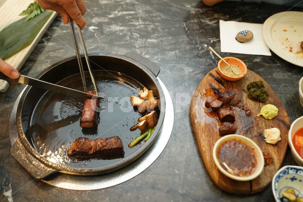식사,먹거리,육식,육류,소고기,구이,안주,불판,음식,food
