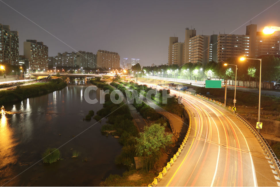 night view,shutter speed,car trajectory,road name,River,automatic,riverside,trajectory