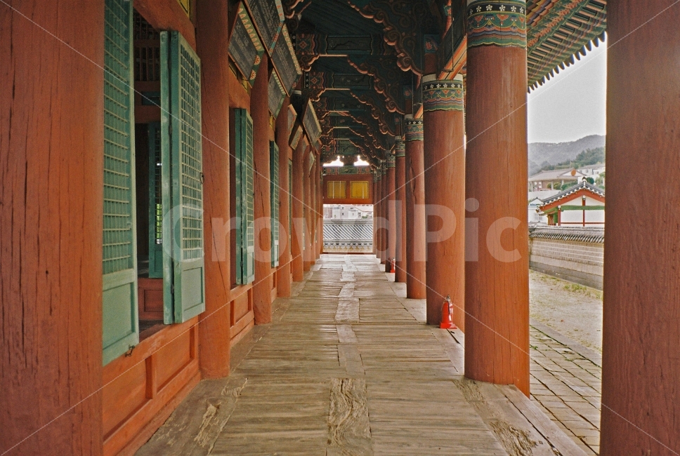 한옥,전통,기둥,마루,풍경,감성,필카,필름카메라,전통건축,한국전통,한국문화,korean traditional,korean culture,건축물,건물외관,exterior,building,structure,architecture,construction