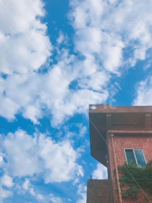 하늘,구름,맑음,푸른,여름,여름하늘,날씨,맑은하늘,건축물,건물외관,exterior,building,structure,architecture,construction,감성,sensible,feeling