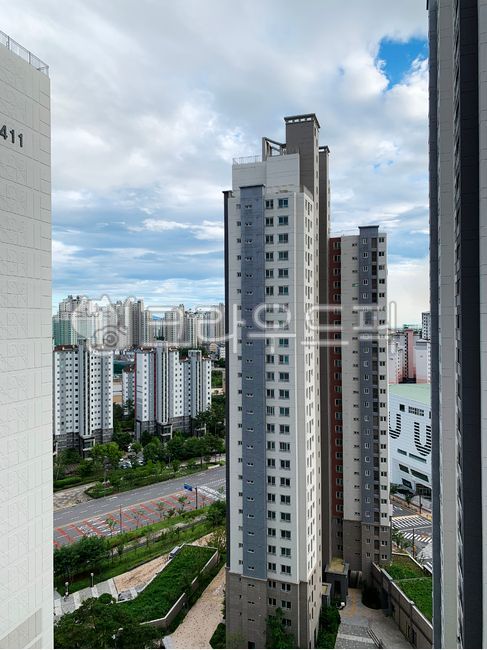 new city,apt,cityscape,construct,high rise building,apartment,building
