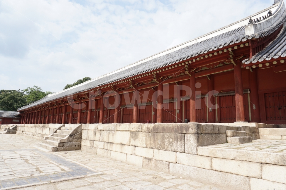 종묘,기와,고궁,기단,파란하늘,기와위하늘,문화재,한국전통,한국문화,korean traditional,korean culture,랜드마크,landmark,tourist attraction,한국랜드마크,한국관광지,한국명소,korea landmark,korea tourist attraction,건축물,건물외관,exterior,building,structure,architecture,construction