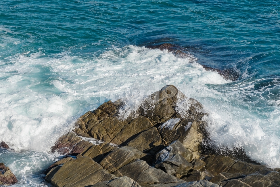 파도,바다,자연,풍경,동해,바위,sea,nature,wave,korea,자연,풍경,nature,landscape,outdoors,옥외,ocean,대양,water,물,adventure,모험,leisure activities,레저 활동,promontory,곶