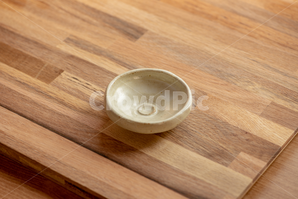 tree pattern,wooden table,pattern,bowl,traditional bowl,paper bowl,traditional cadence,neat,end,tradition,wooden cutting board