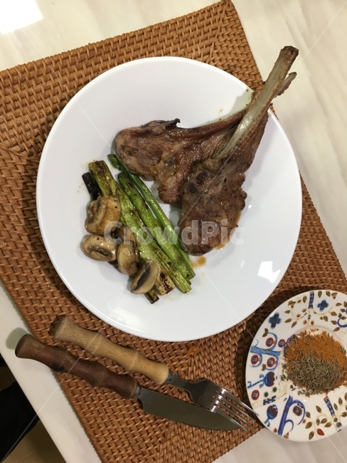 양갈비,스테이크,steak,food,lamb,양고기,음식,식재료,요리,food,cook,meal,dishes,food reserves,육류,고기,meat,양식,서양음식,서양요리,western food,western dishes,western meal,western cook