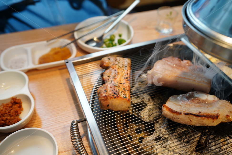 고기,삼겹살,안주,식사,육식,육류,돼지고기,먹거리,먹방,음식,한식,food,구이