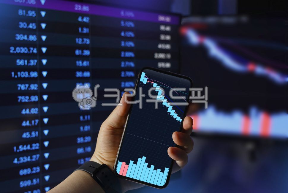 Stock price decline,lower limit,Jetec,mobile phone,hand,economy,economy,stock chart,stock price rise,chart,US stock,upper limit,virtual asset,Bitcoin,coin,stock market,stock