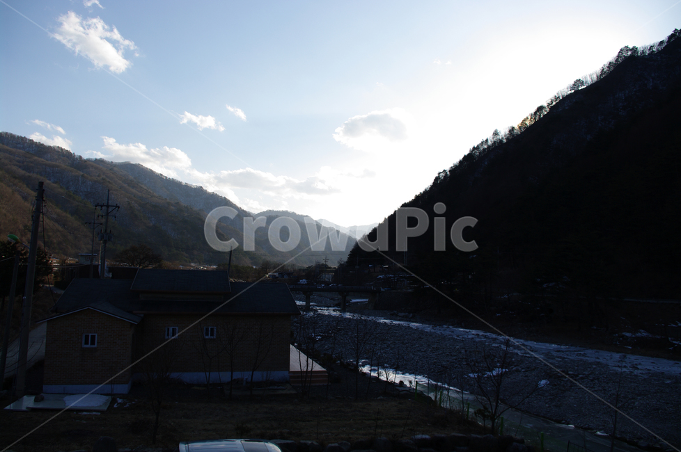 하늘,산,구름,풍경,겨울,시골,마을,풍경,landscape,country,rural,town