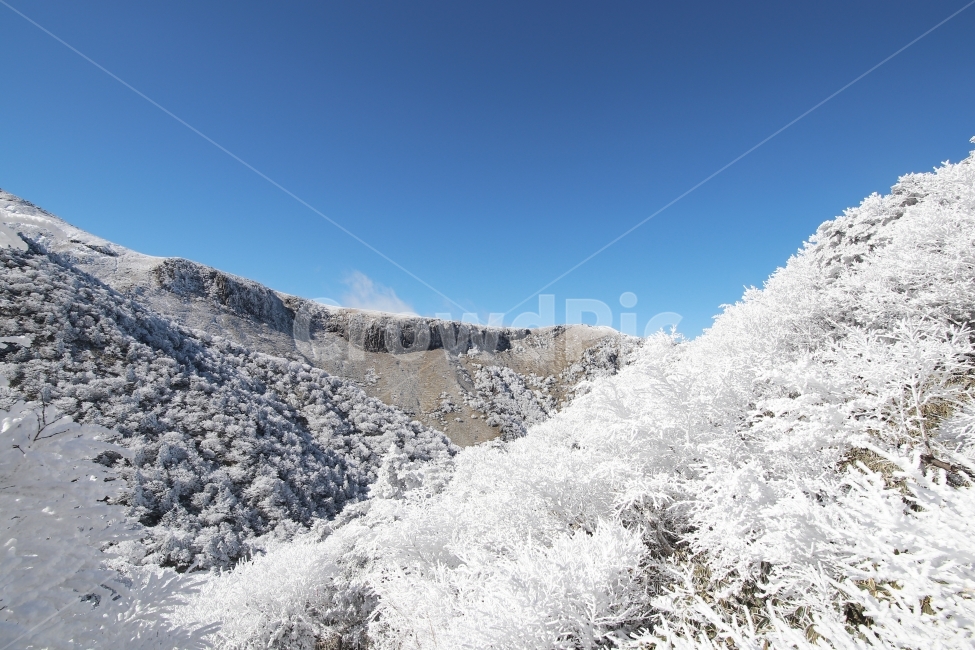 한라산,상고대,설산,겨울,겨울산행,눈꽃,진달래대피소,성판악,관음사,제주도,제주,백록담,겨울,계절,winter,season,자연,풍경,nature,landscape,한국자연풍경,한국자연경관,korea nature landscape,제주도,jeju,jeju island,outdoors,옥외,ice,얼음,snow,눈,mountain,산