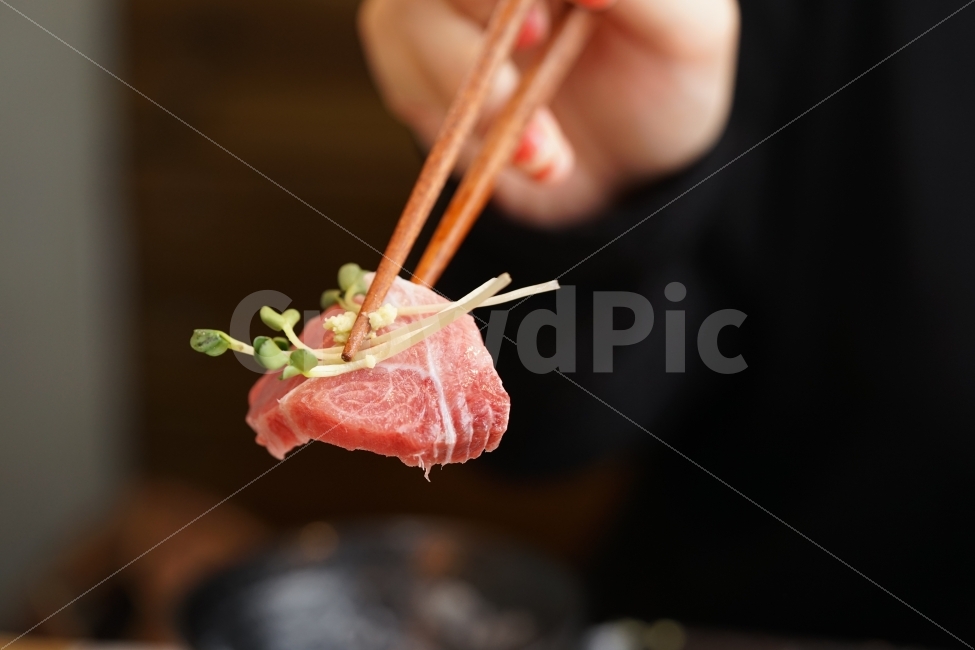 	참치,참치회,안주,음식,일식,먹방,횟감,소주안주,안주추천,안줏거리,먹거리,붉다,레드,빨강,싱싱,색감,음식,식재료,요리,food,cook,meal,dishes,food reserves,수산물,해산물,fishery products,seafood,일식,일본음식,일본요리,Japanese food,Japanese dishes,Japanese meal,Japanese cook