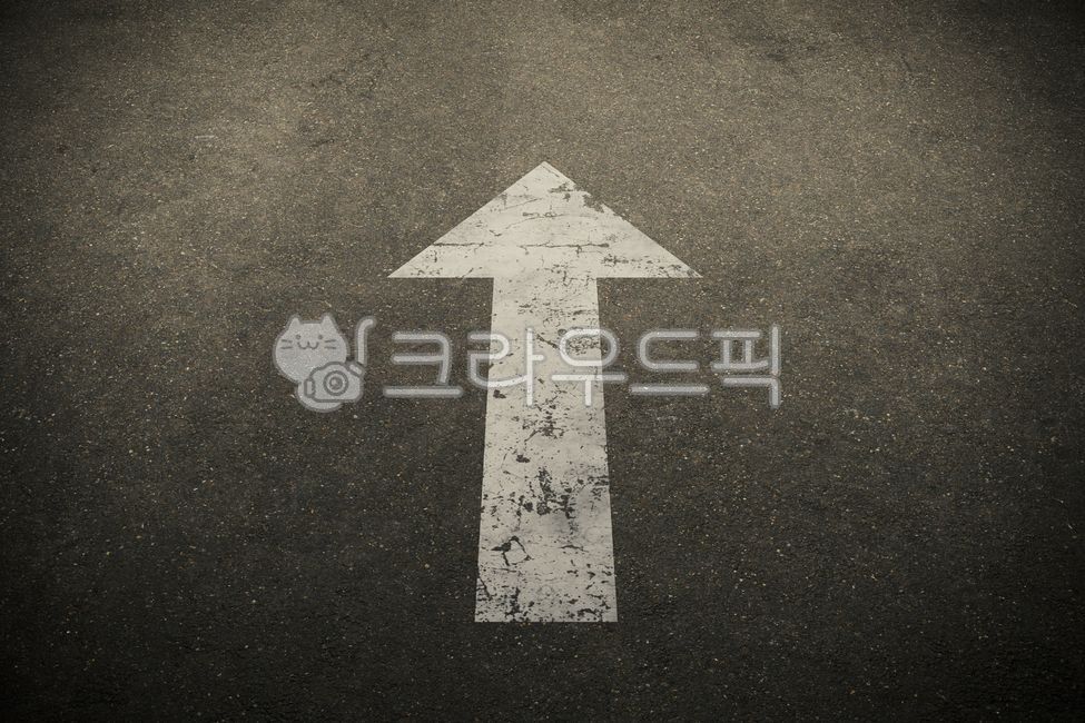 distance,arrow,crossroads,road,road name,asphalt,lane,direction