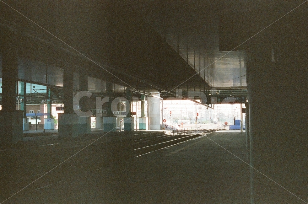 필름,필름사진,기차역,선로,수원,씨네스틸,film,suwon,kodak,빛,cinestill,교통,교통수단,traffic,transportation,감성,sensible,feeling,road,도로,asphalt,아스팔트
