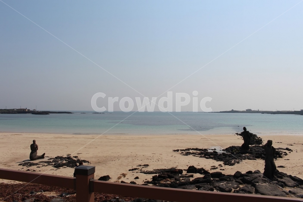제주도,바다,우도,해변,백사장,자연,풍경,nature,landscape,한국자연풍경,한국자연경관,korea nature landscape,해변,바다,beach,sea,제주도,jeju,jeju island,조각상,동상,석상,조형물,statue,bronze statue,stone statue,human,인간,person,사람