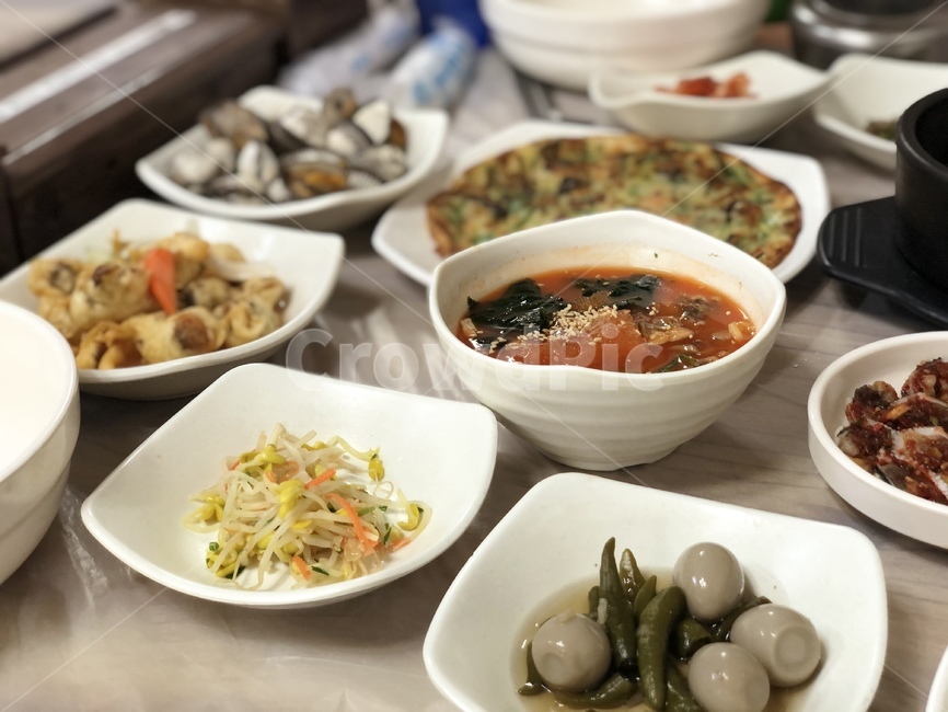 한식,반찬,콩나물,메추리알,밥상,음식