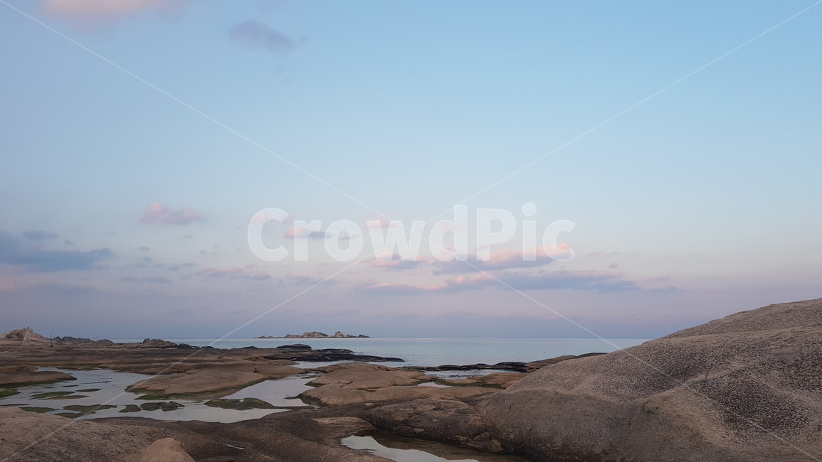 바다,수평선,구름,하늘,바위,노을,낮,탁트인,시원한,sky,sea,blue,해변,고요