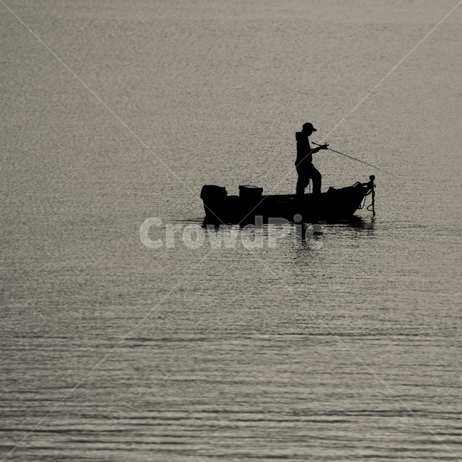 outdoors,fishing,person,water,human,사람,어업,fishery,fishing industry