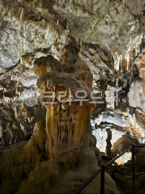 cave,Postojna Cave,nature,lime,karst terrain,Postojna,Slovenian,karst,balkan,llama,balkan peninsula,limestone cave,postoija,Yama Cave,europe