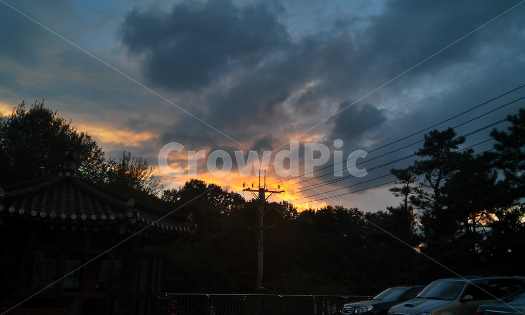 일몰,하늘,구름,노을,감성,풍경,자연,옥외,sunset,sky,cloud,feeling,sensible,landscape,nature,outdoor,transportation,교통,vehicle,차량,automoblie,자동차,car,차