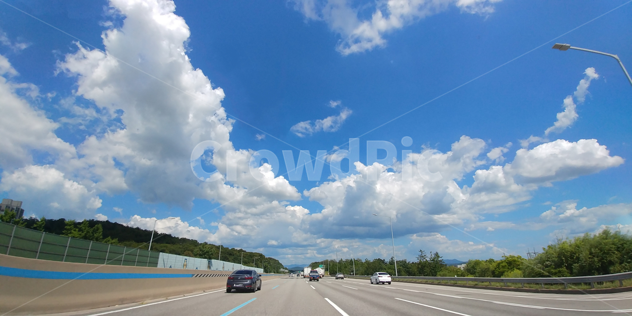 푸른하늘,구름,솜사탕,고속도로,몽환,교통,교통수단,traffic,transportation