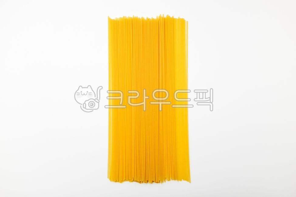 스파게티,스파게티면,밀가루,파스타,국수,음식,식사,식품,식료품,재료,식재료,음식재료,이탈리아문화,딱딱한,날것,노란색,음식,식재료,요리,food,cook,meal,dishes,food reserves