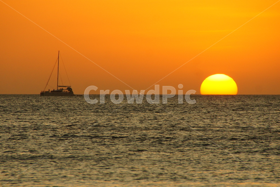 일몰,일출,석양,sunset,sunrise,바다,수평선,보트,요트,배,yacht,boat,watercraft,선박